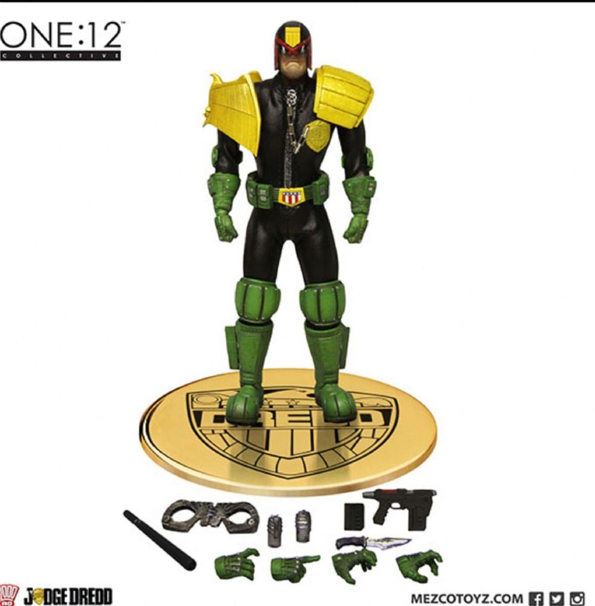  Mezco Toyz One:12 Collective Judge Dredd Action Figure : Toys &  Games