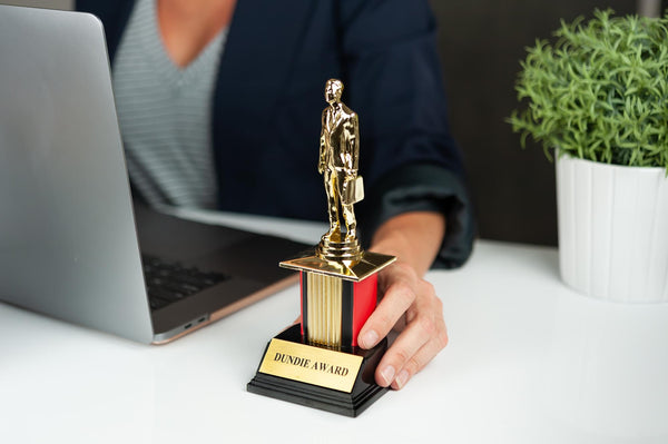 The Office Dundie Award Replica With 6 Interchangeable Plates