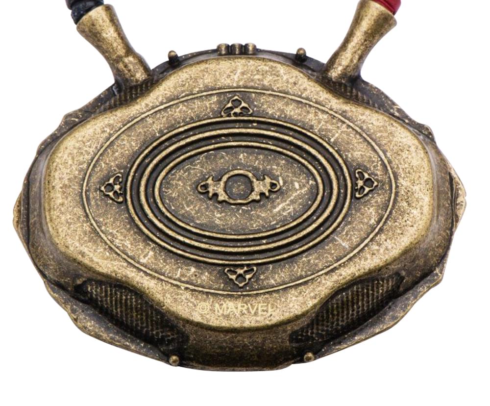 Marvel Doctor Strange Eye of Agamotto 1:1 Scale Licensed Prop Replica Necklace